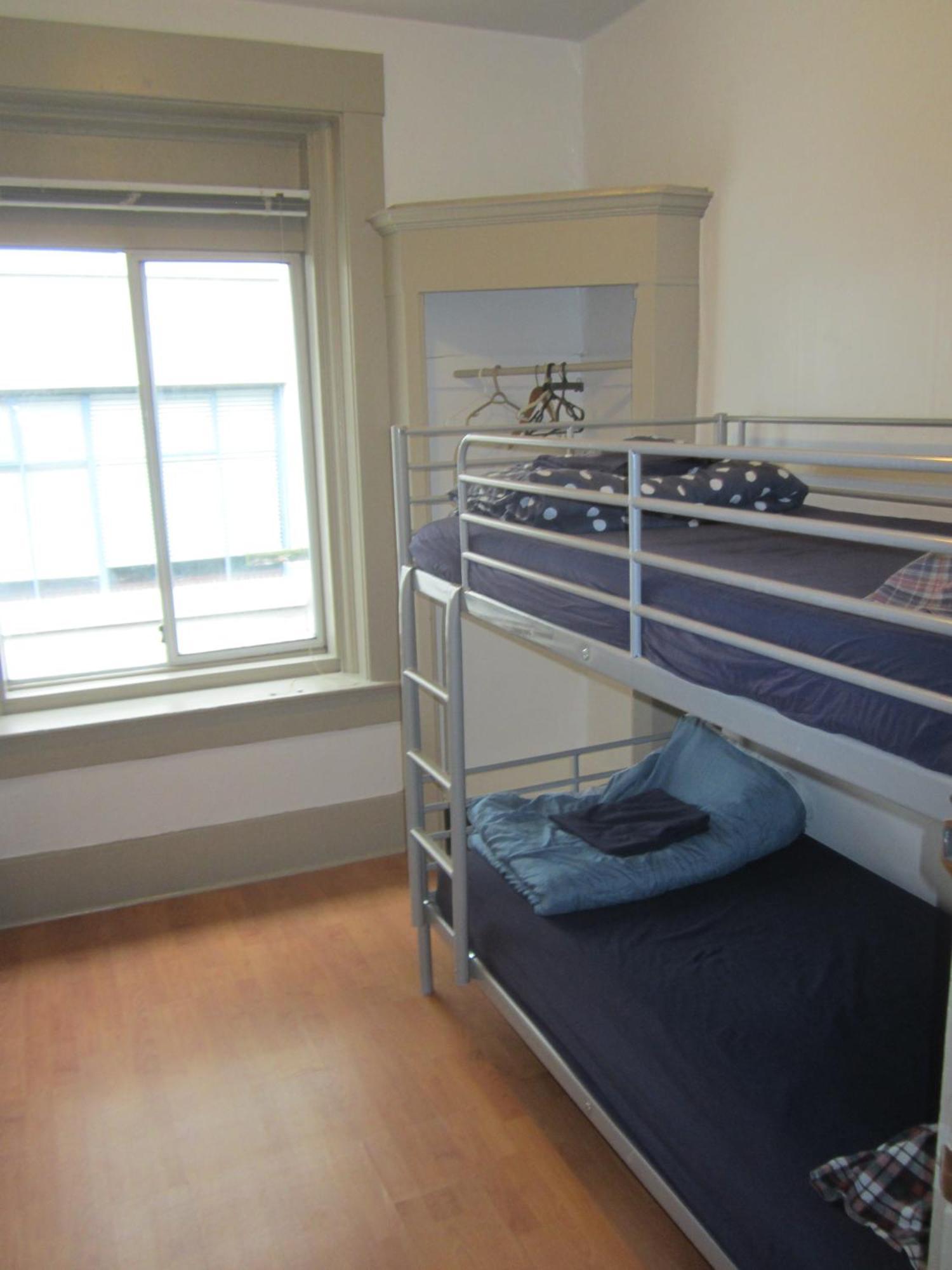 St Clair Hostel Vancouver Room photo